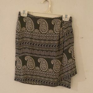 Black and gray dress shirt skirt..perfect for a date or a day at the office.